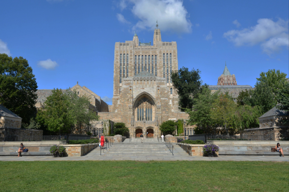 5 Reasons to Love Yale University - Collegeboxes: College Moving